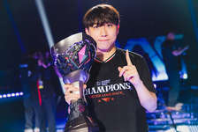 T1 BuZz「DRXに4年所属していたが、スクリムが漏洩するようなことは一度もなかった。FrosTが証拠を公開し、Riot Gamesによる正式な調査が行われることを望んでいる」韓国人選手たちがスクリムリークの噂に反論のサムネイル画像