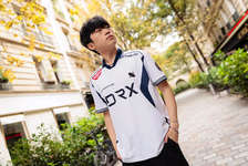 Flashback「迷惑ばかりかけて去ることになり、本当に申し訳ない。あらゆる面で強い人間でありたかったが、それができずに申し訳ない。」のサムネイル画像