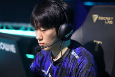 Akame「キャスターの声は聞こえない。2025年に比べて、今年はホワイトノイズが強い。『ブツブツとした雑音』にしか聞こえない。」のサムネイル画像