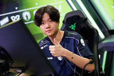 wayne「シンガポールの無名の若手を獲得することはリスクだったはず。その決断をしてくれたnAtsに心から感謝している。」のサムネイル画像