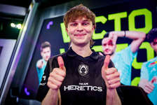 Team Heretics、benjyfishyと2026年末まで契約延長を発表のサムネイル画像